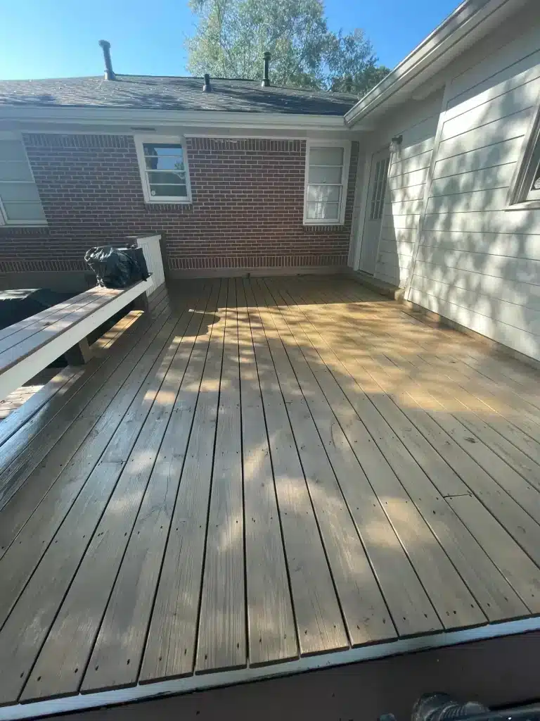 Wood deck and built-in bench freshly stained — MG Barillas Painting